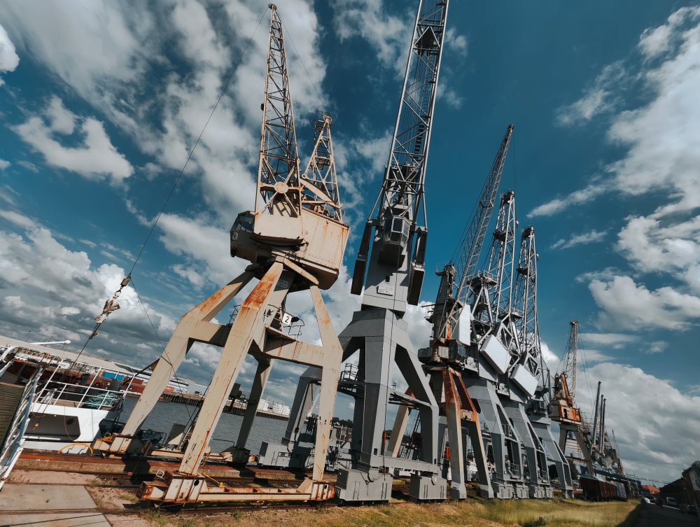 Bild aus der Serie Kräne im Hafen